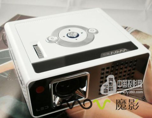 電視也可投影?魔影MOV198A LED便攜投影評測